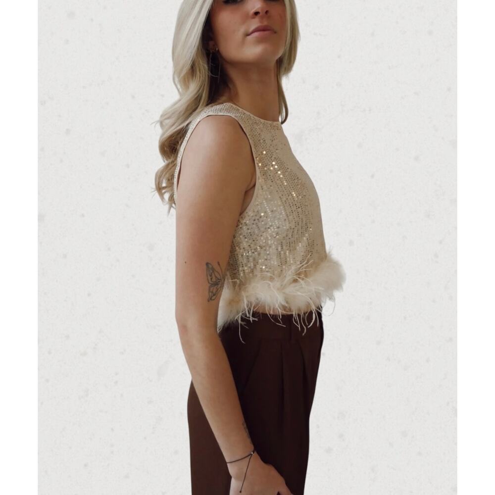 Le Lis Natalia Feather Trim Sequin Top NWT Small Glam Party Tank - Picture 8 of 14